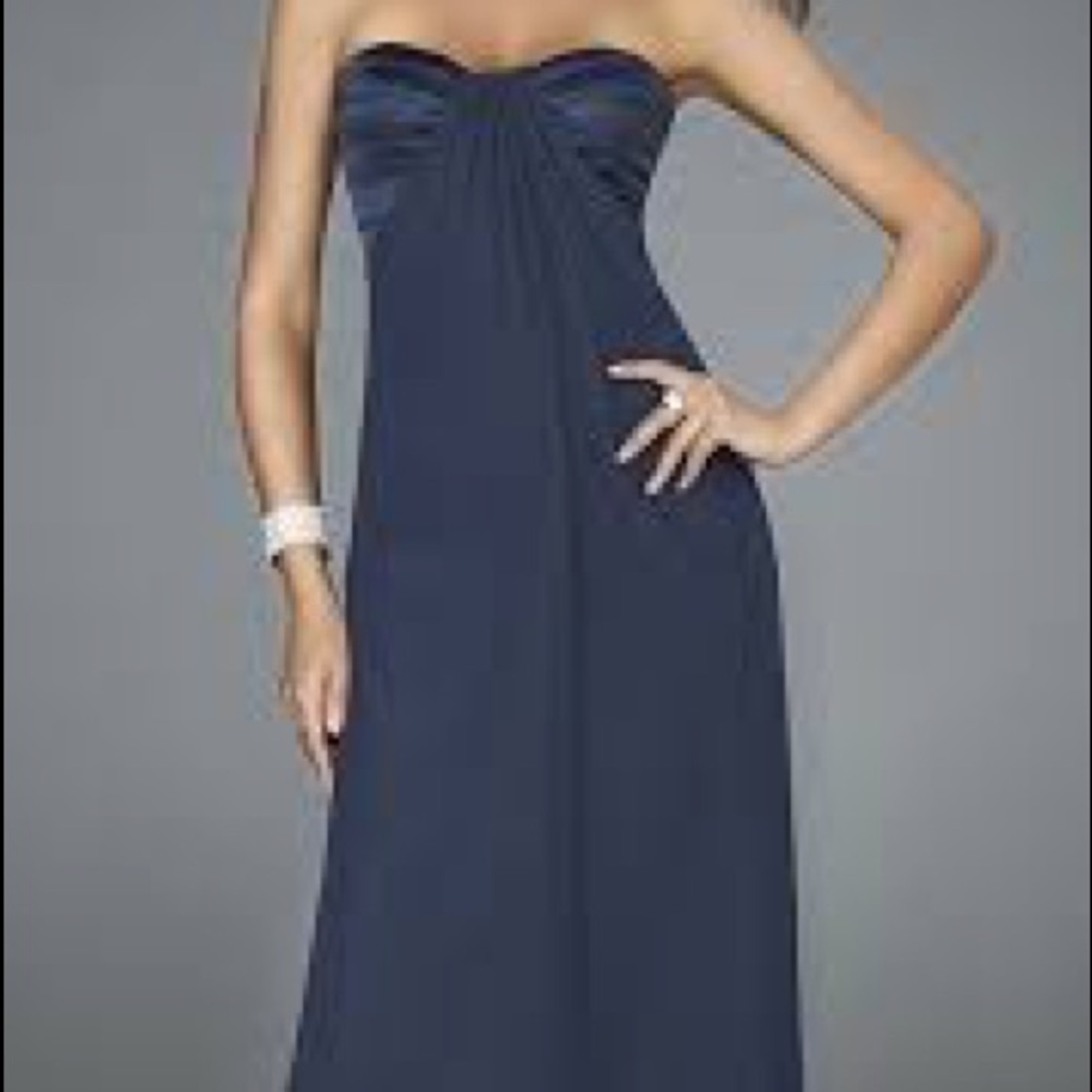 La Femme Size 4 Navy Strapless Gown